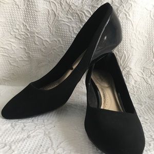 dexFlex Karlotta Low-Heel Pump